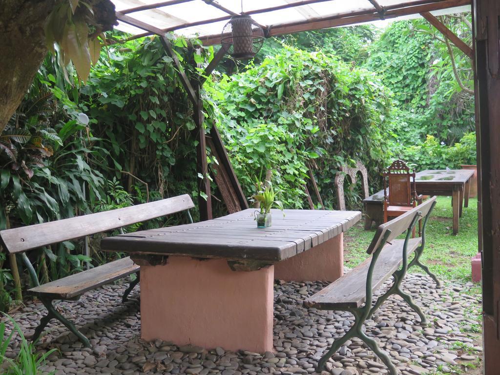 La Taverna Suites Sanur  Exterior photo