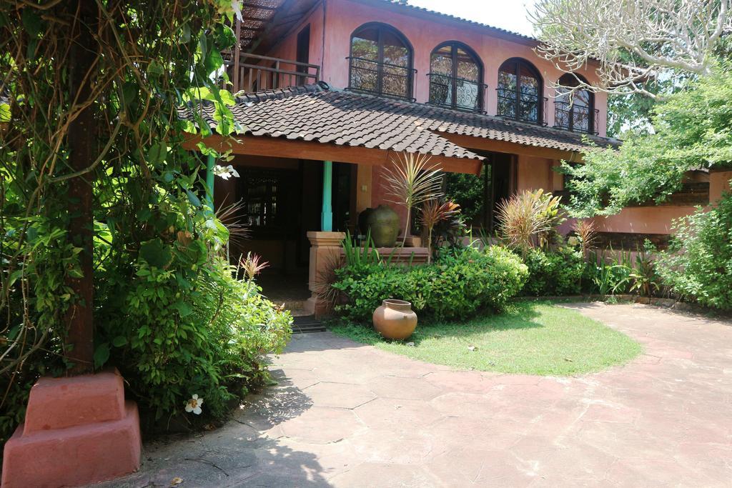 La Taverna Suites Sanur  Exterior photo